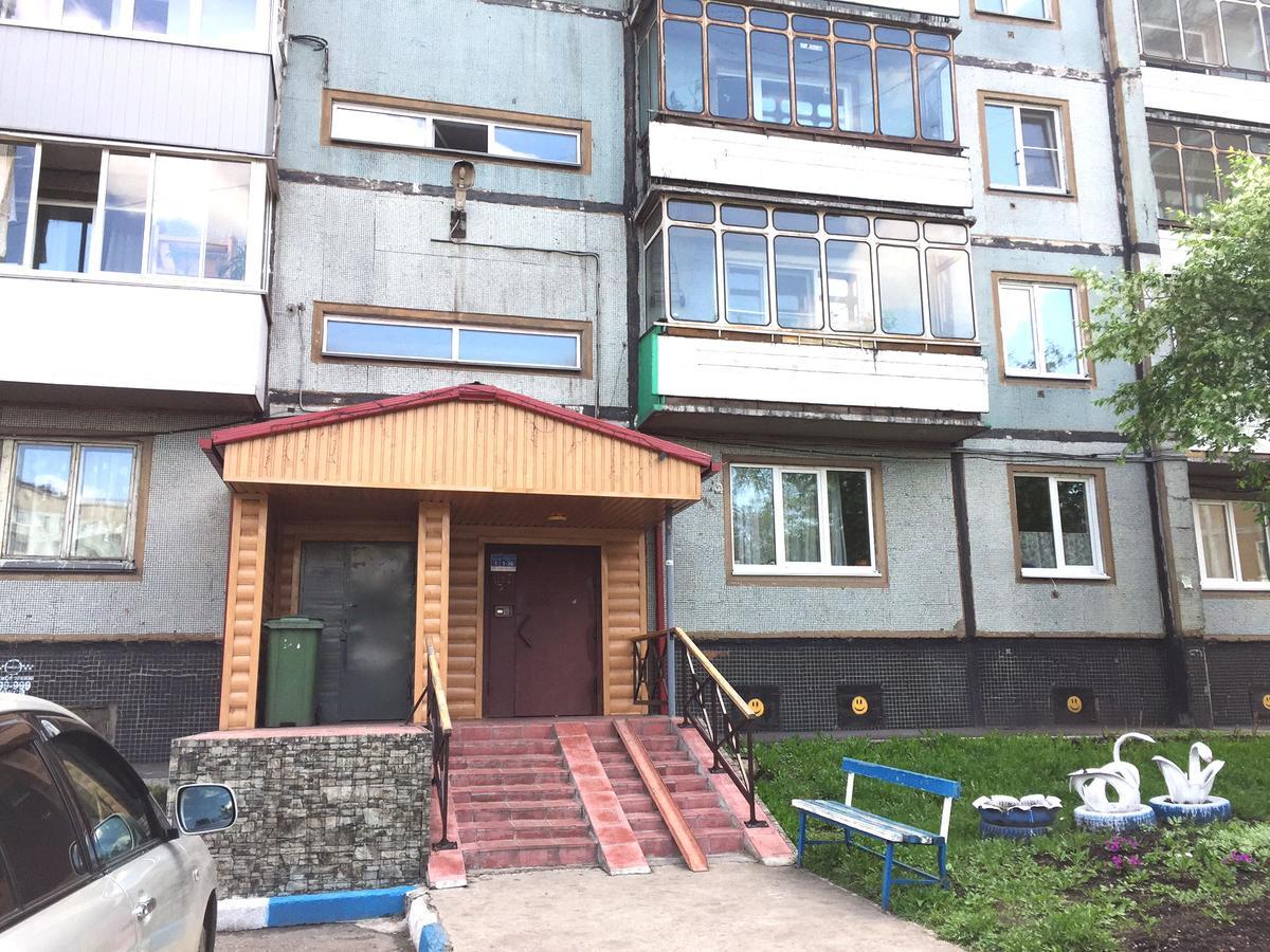 Apartment Tsiolkovskogo 27 Novokuznetsk Bagian luar foto